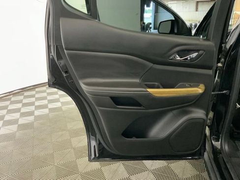 Used 2018 GMC Acadia Denali w/ Technology Package AWD/4WD image 37