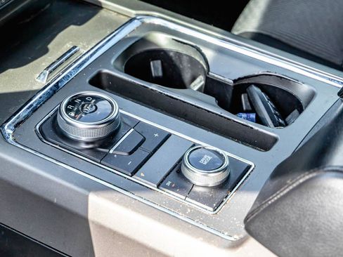Used 2021 Ford Expedition XLT AWD/4WD image 17