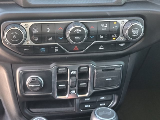 Used 2023 Jeep Wrangler Unlimited Sahara w/ Cold Weather Group AWD/4WD image 17
