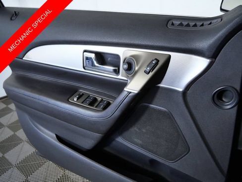 Used 2013 Lincoln MKX AWD w/ Class II Trailer Tow Pkg image 28