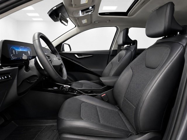 Used 2024 Kia Niro Wave w/ Wave Preserve Package FWD image 12