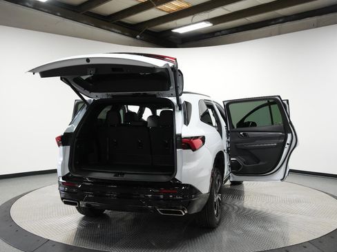 New 2026 Buick Enclave Sport Touring w/ LPO, Floor Liner Package image 12