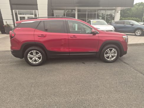 Used 2023 GMC Terrain SLE w/ Driver Convenience Package AWD/4WD image 8