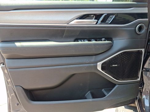 New 2026 Jeep Grand Wagoneer Limited AWD/4WD image 8