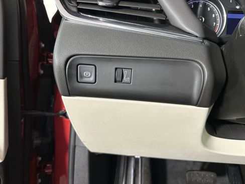 Used 2022 Buick Enclave Essence image 20