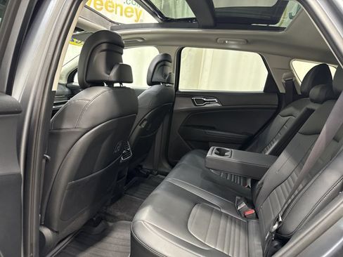 Certified 2025 Kia Sportage SX Prestige AWD/4WD image 22