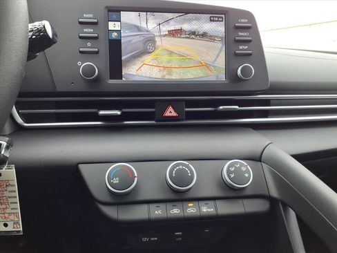 New 2026 Hyundai Elantra SE image 9