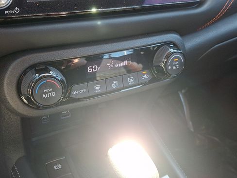 Certified 2023 Nissan Kicks SR FWD image 15