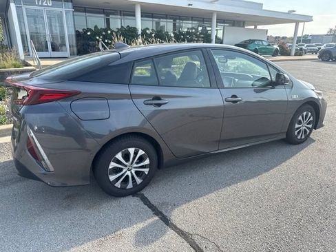 Used 2020 Toyota Prius Prime Limited FWD image 3