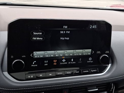 Used 2023 Nissan Rogue SL w/ SL Premium Package image 16