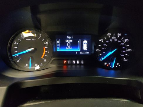 Used 2017 Ford Explorer XLT image 23