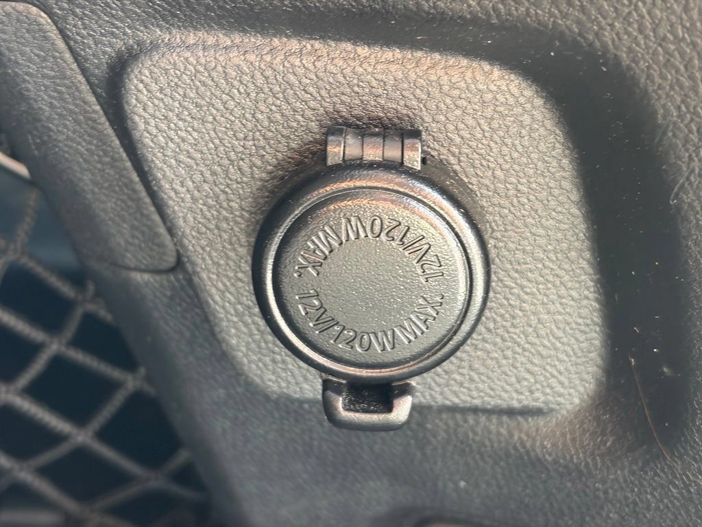 Used 2024 Subaru Outback Premium AWD/4WD image 12