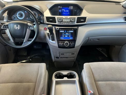 Used 2016 Honda Odyssey SE image 3
