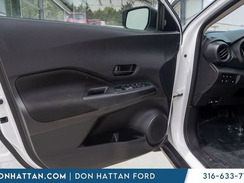Used 2021 Nissan Kicks S FWD image 13
