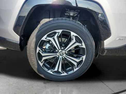 Used 2025 Toyota RAV4 XSE image 28