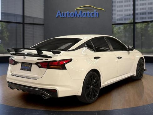 Used 2022 Nissan Altima 2.5 SR w/ Midnight Edition Package FWD image 11