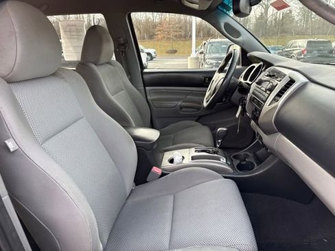 Used 2012 Toyota Tacoma 4x4 Double Cab image 10