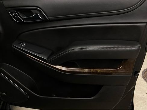 Used 2018 Chevrolet Suburban LT AWD/4WD image 26