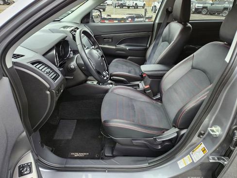 Used 2024 Mitsubishi Outlander Sport SE image 13