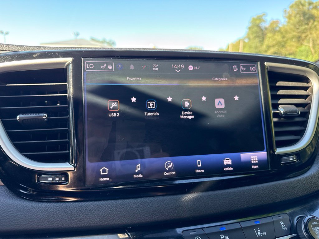 Used 2025 Chrysler Pacifica Select FWD image 27