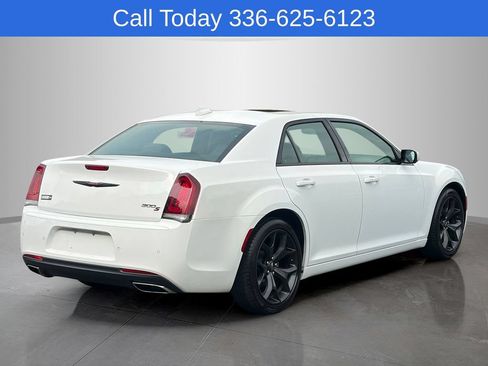 Used 2022 Chrysler 300 S RWD image 5