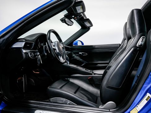 Used 2015 Porsche 911 Targa 4S image 18