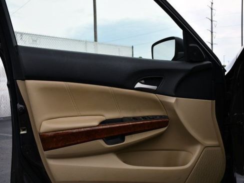 Used 2011 Honda Accord EX-L image 10