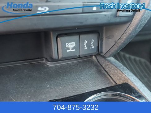 Used 2016 Honda Pilot Touring image 26