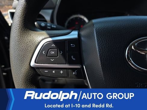 Used 2021 Toyota Highlander L FWD image 16