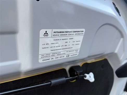 New 2025 Mitsubishi Outlander SE image 31