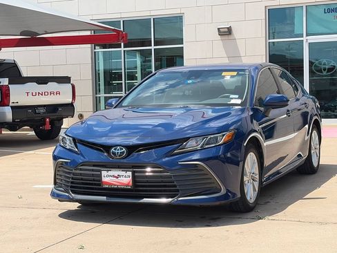 Used 2023 Toyota Camry LE FWD image 4