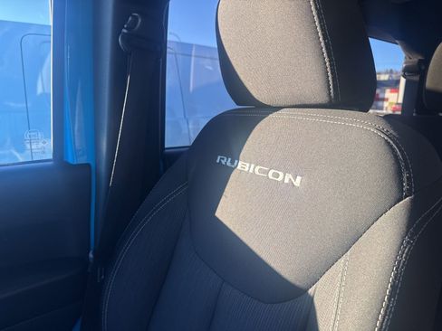 Used 2018 Jeep Wrangler Unlimited Rubicon w/ Cold Weather Group image 21