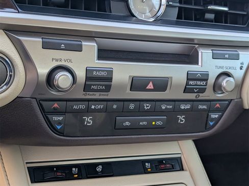 Used 2017 Lexus ES 350 350 w/ Premium Package image 15