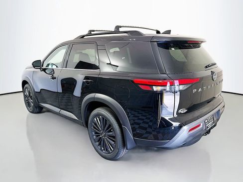 New 2026 Nissan Pathfinder SL w/ SL Premium Package AWD/4WD image 5