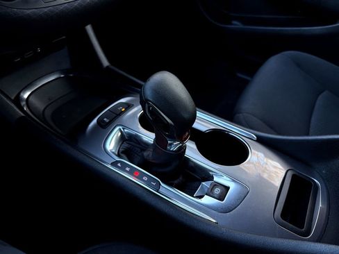 Used 2022 Chevrolet Malibu RS image 22