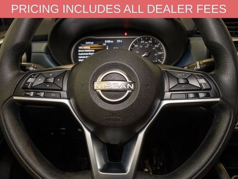 Used 2025 Nissan Versa SV FWD image 17