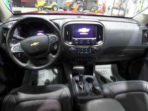 Used 2019 Chevrolet Colorado Z71 image 9