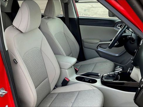 Used 2023 Kia Soul EX FWD image 7
