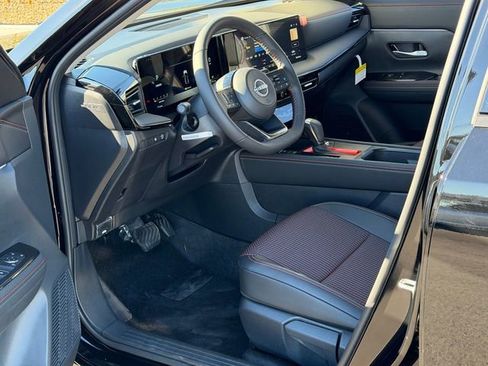 New 2026 Nissan Kicks SR w/ Cold Weather Package FWD image 11