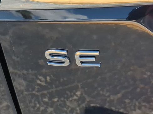 Certified 2024 Volkswagen Atlas SE image 11