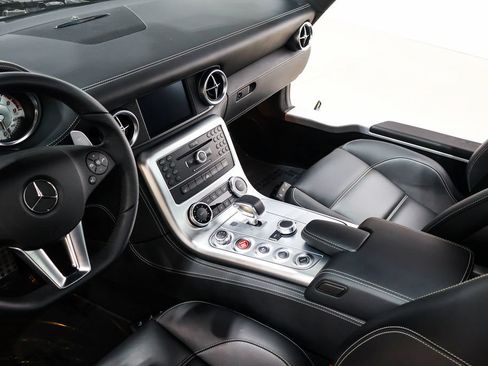 Used 2012 Mercedes-Benz SLS AMG Coupe image 24
