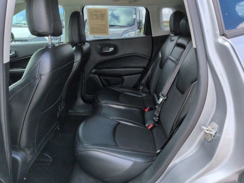 Used 2019 Jeep Compass Latitude FWD image 14