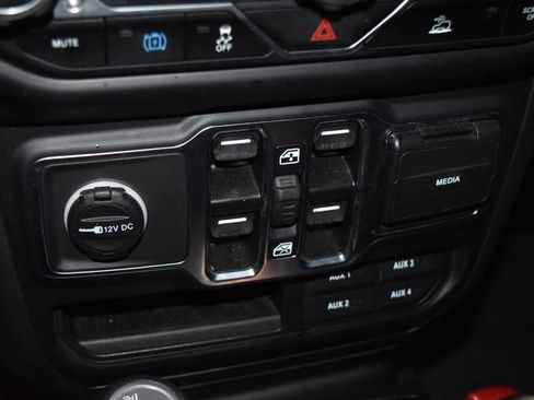 Used 2023 Jeep Wrangler Unlimited image 13