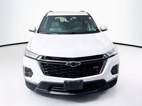 Used 2023 Chevrolet Traverse RS AWD/4WD image 2