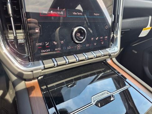 New 2026 GMC Yukon XL Denali w/ Sun & Power Step Package AWD/4WD image 28