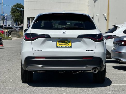 New 2027 Honda HR-V Sport image 4