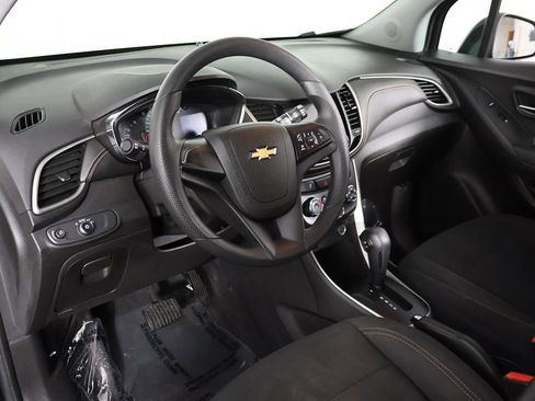 Used 2018 Chevrolet Trax LS FWD image 23