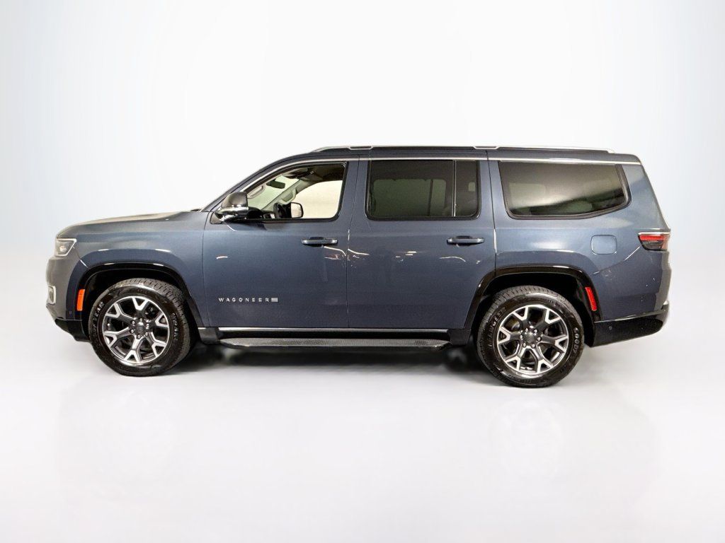 Used 2023 Jeep Wagoneer Series III w/ Convenience Group I RWD image 2