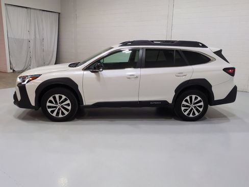 Certified 2024 Subaru Outback Premium AWD/4WD image 6