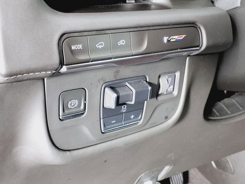 Used 2023 Cadillac Escalade ESV V image 12